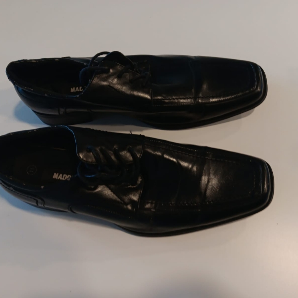 Shoes - Picture 2 of 3
